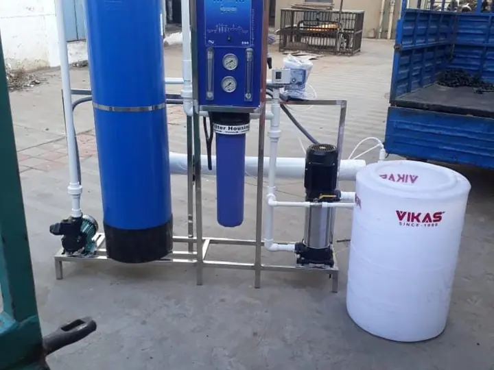 Compact water purification system ready for operation